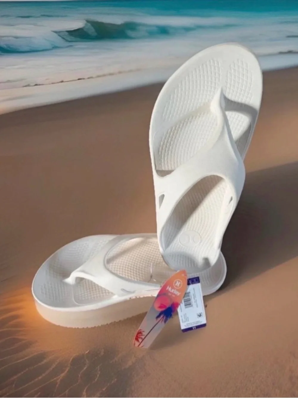 Hurley Men’s Size 11 Injection Flip Flop Sandals. Cream. New with Tags